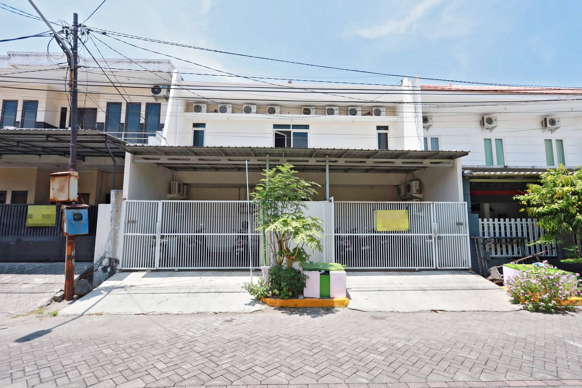 https://images.rukita.co/buildings/building/925bf21e-18f.jpg