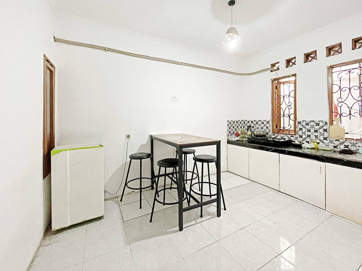 https://images.rukita.co/buildings/building/9333a7e7-430.jpg