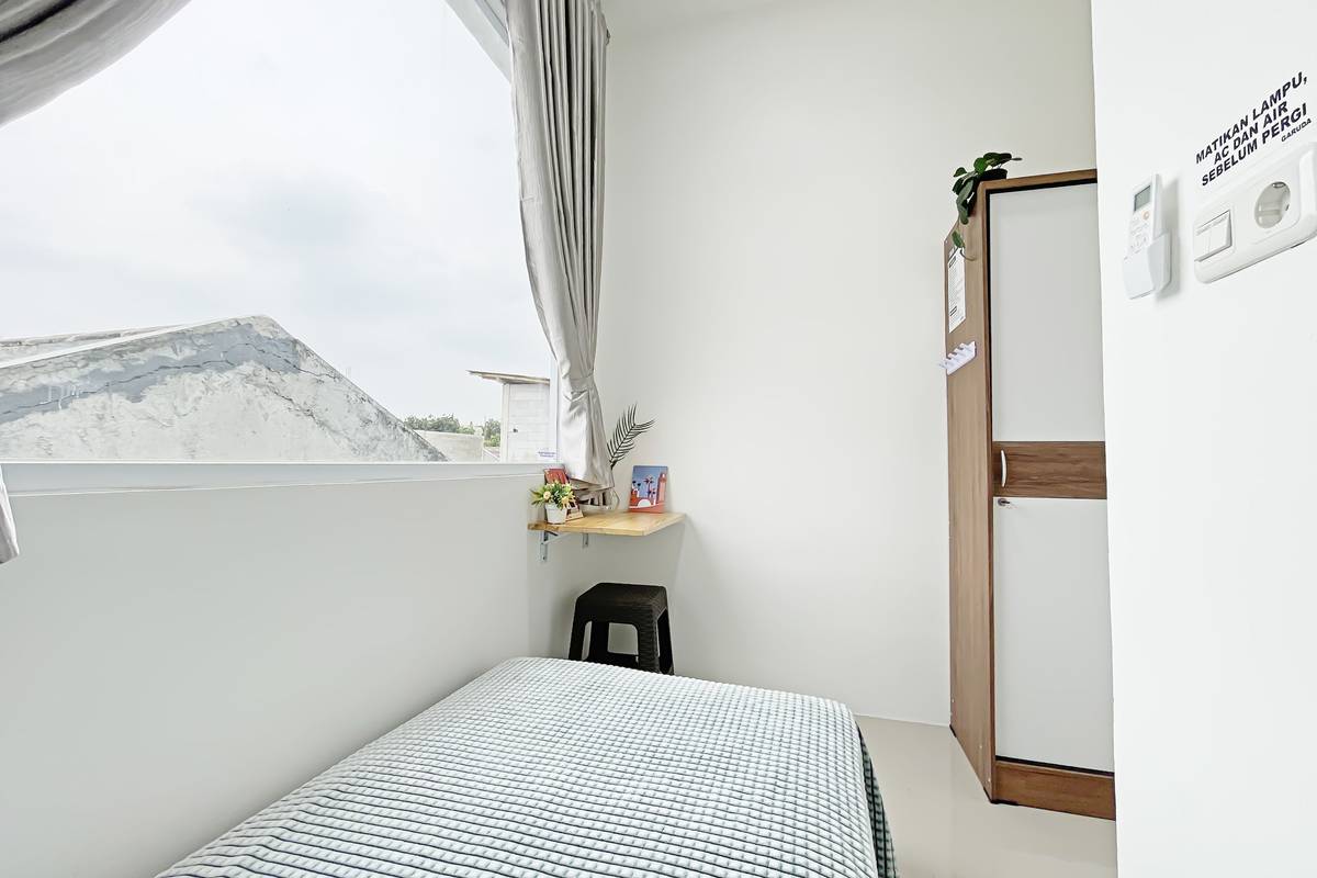 https://images.rukita.co/buildings/building/948cf38e-2f9.jpg