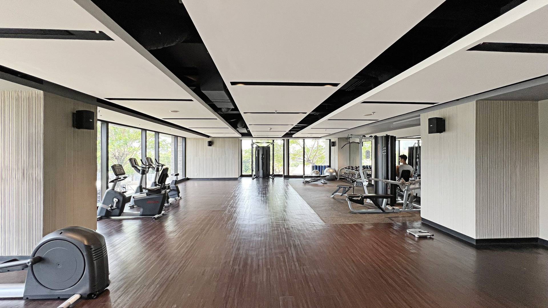 https://images.rukita.co/buildings/building/94c65630-180.jpg