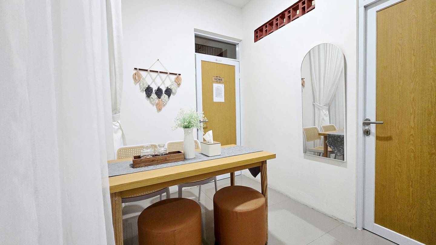 https://images.rukita.co/buildings/building/95819e5a-73d.jpg