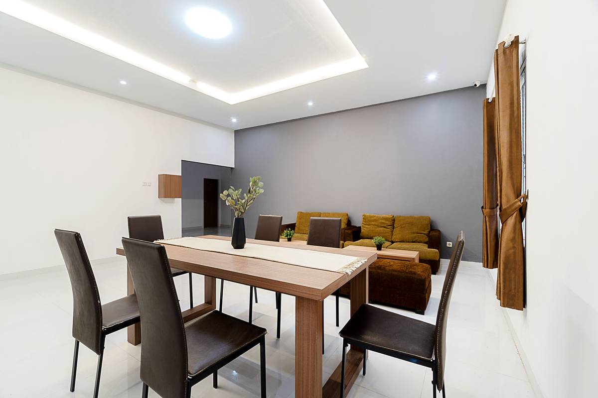 https://images.rukita.co/buildings/building/9648f371-9a8.jpg