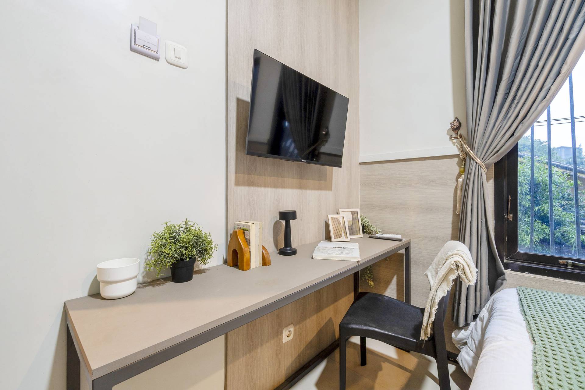 https://images.rukita.co/buildings/building/9757f67d-8308-4160-a37a-cdfada9dd1ef.jpg