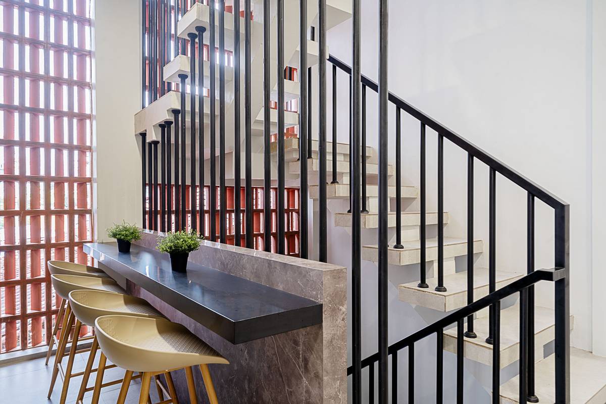https://images.rukita.co/buildings/building/9836ef95-f16.jpg