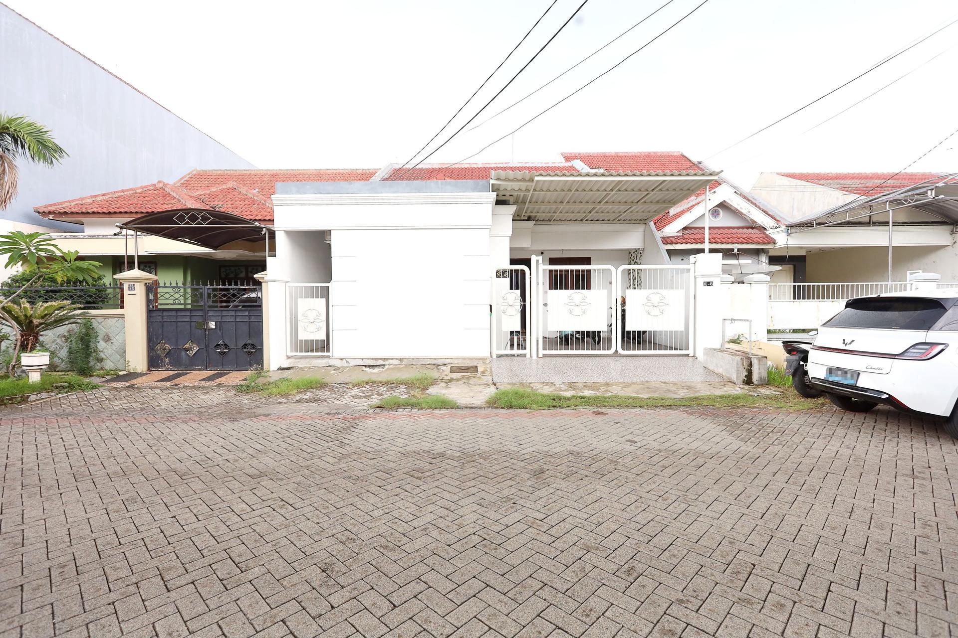 https://images.rukita.co/buildings/building/988c2dda-c235-4d5c-b73d-00bdba1a434d.jpg