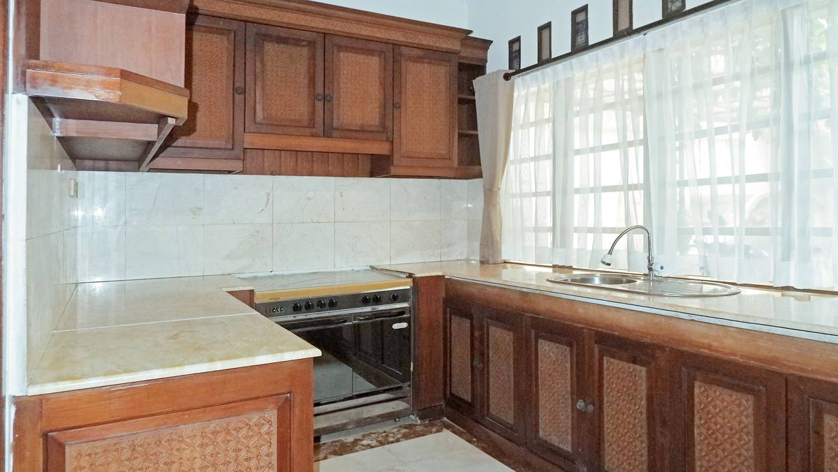 https://images.rukita.co/buildings/building/997cea0d-269.jpg