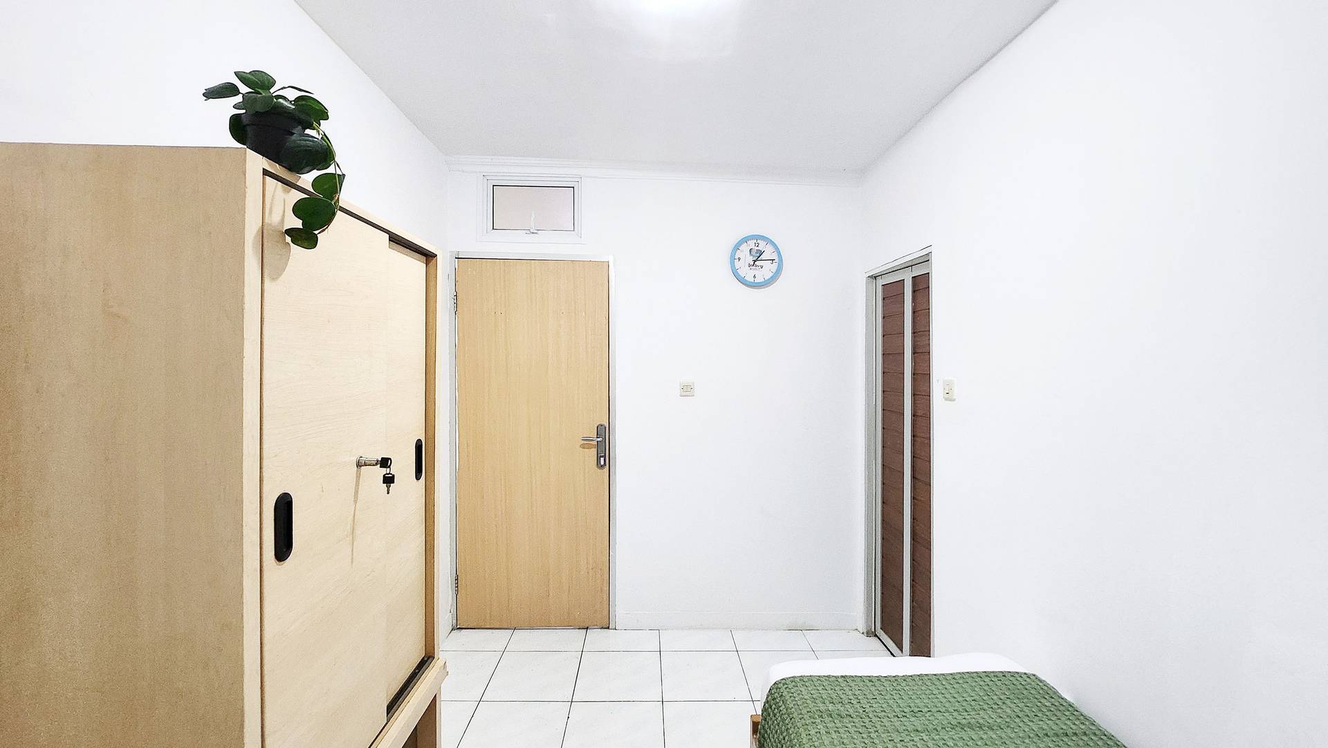 https://images.rukita.co/buildings/building/9a23580a-1833-44a5-bf43-525e4c3dd9d4.jpg