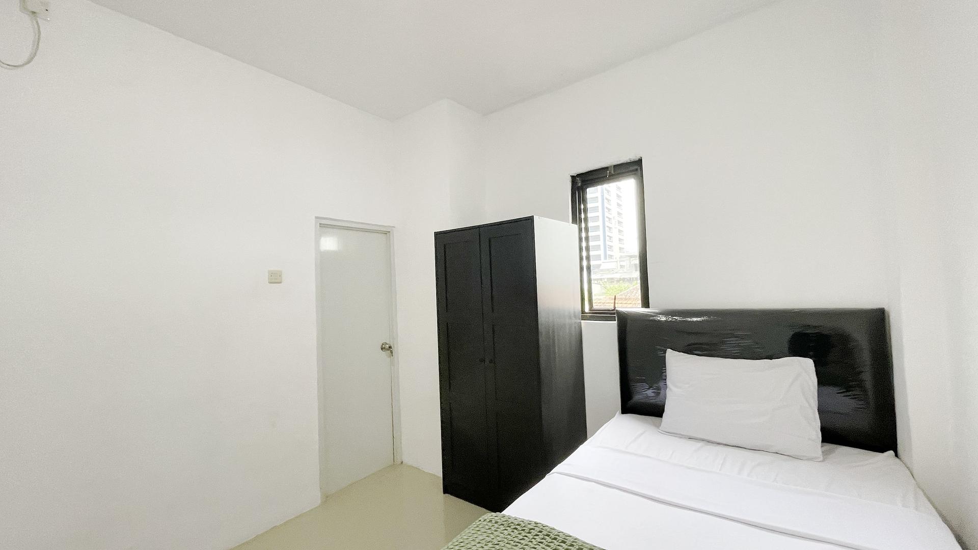 https://images.rukita.co/buildings/building/9a8423e5-638.jpg