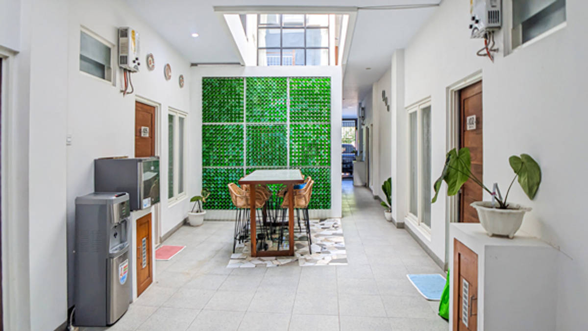 https://images.rukita.co/buildings/building/9aab344c-da8.jpg