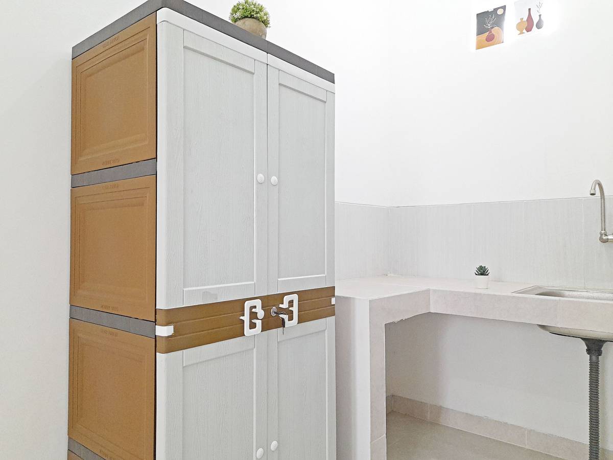 https://images.rukita.co/buildings/building/9b35c96e-709.jpg