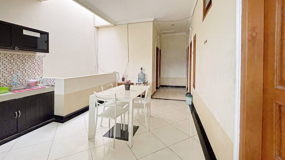 https://images.rukita.co/buildings/building/9b41164d-093.jpg