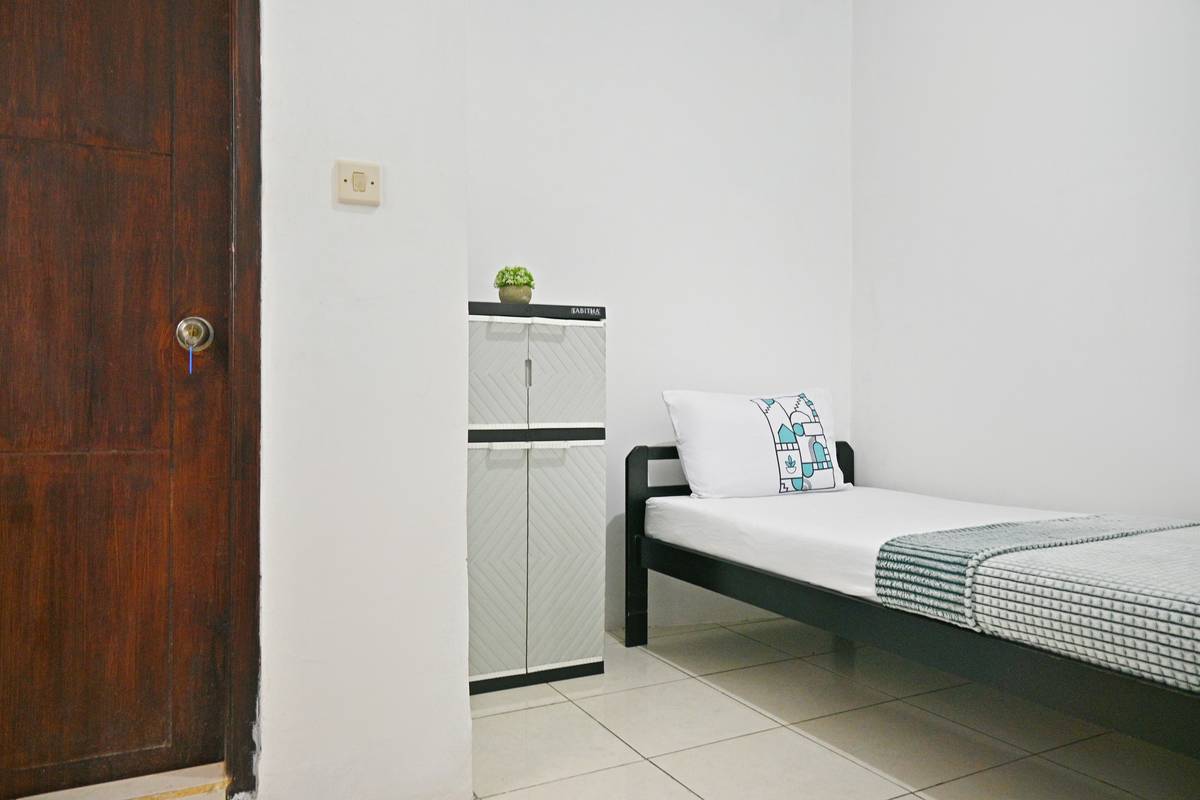 https://images.rukita.co/buildings/building/9cd7610d-167.jpg