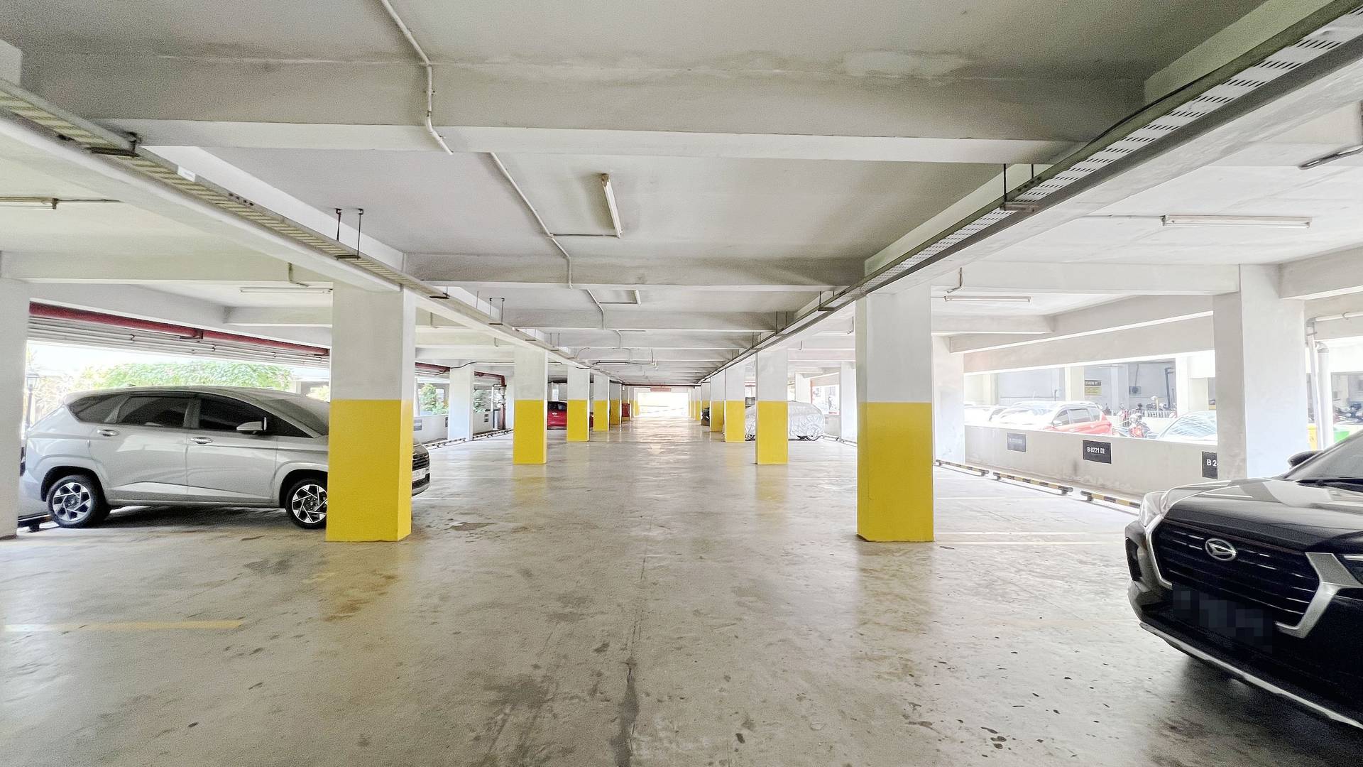 https://images.rukita.co/buildings/building/9d9be7b1-6d5.jpg