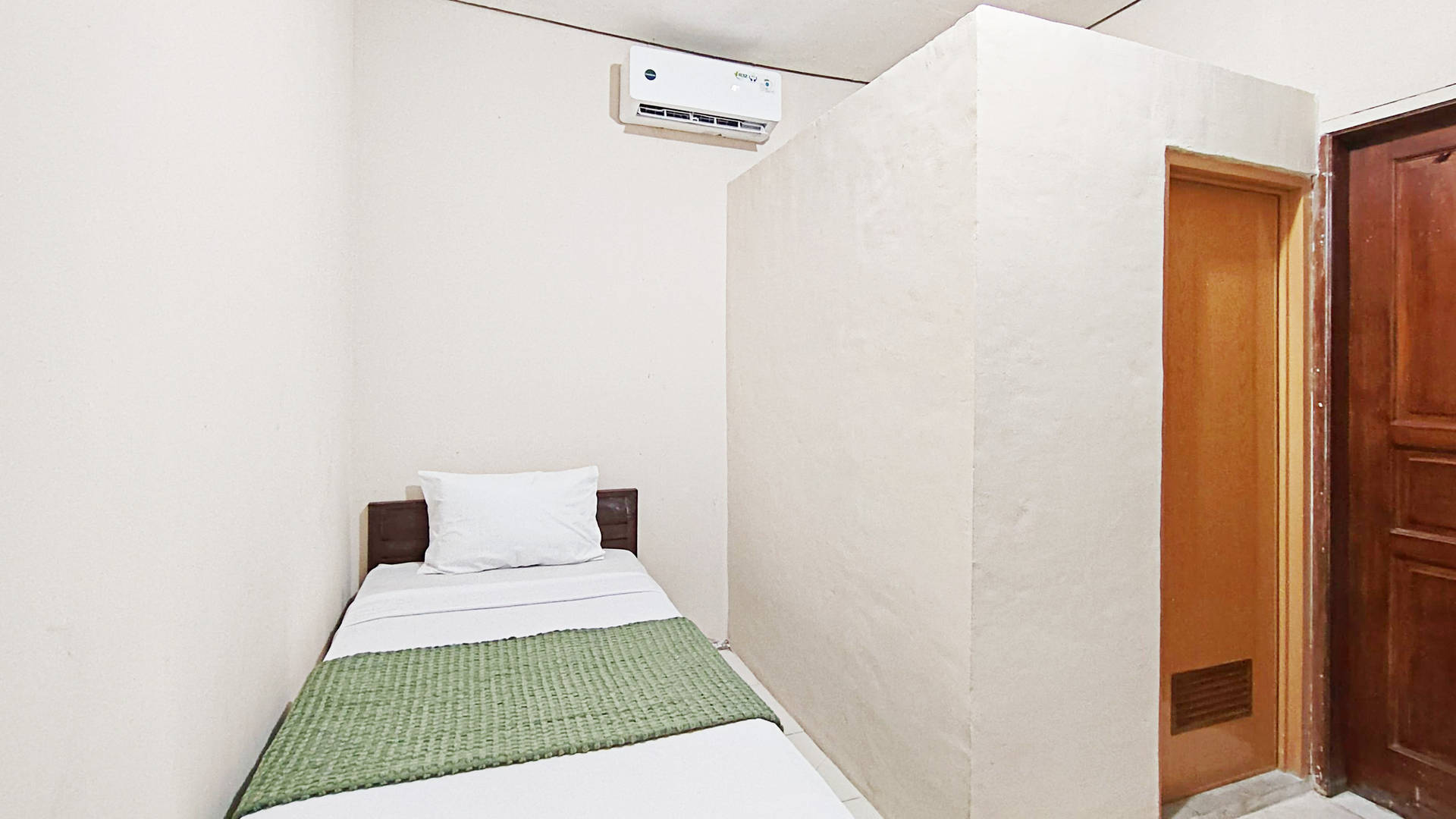 https://images.rukita.co/buildings/building/9f5fde7d-0c1.jpg