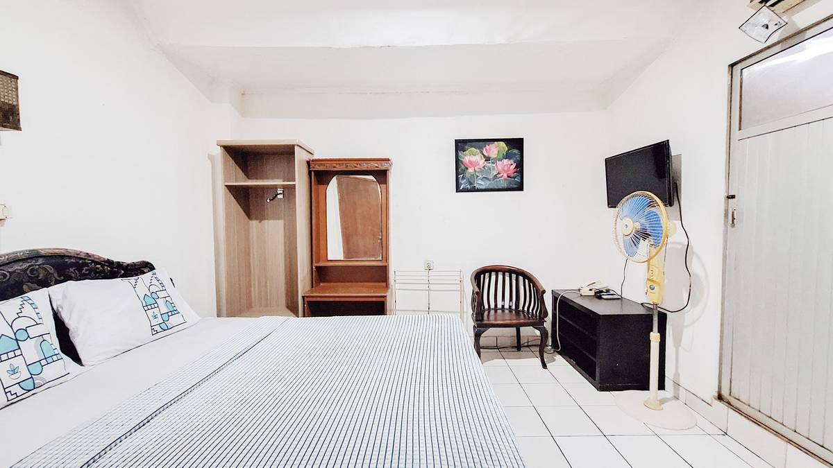 https://images.rukita.co/buildings/building/9fd82d72-b34.jpg