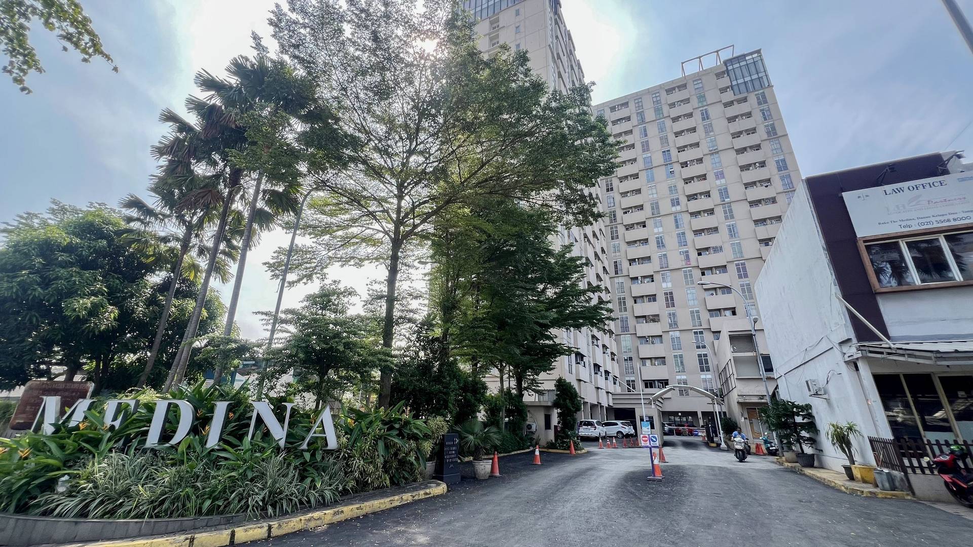 https://images.rukita.co/buildings/building/9fe643b4-244.jpg