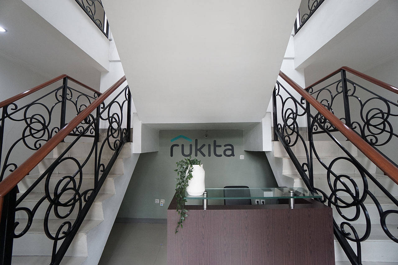 https://images.rukita.co/buildings/building/Rukita-Balai-Pustaka_Feb2020_50_edited.jpg
