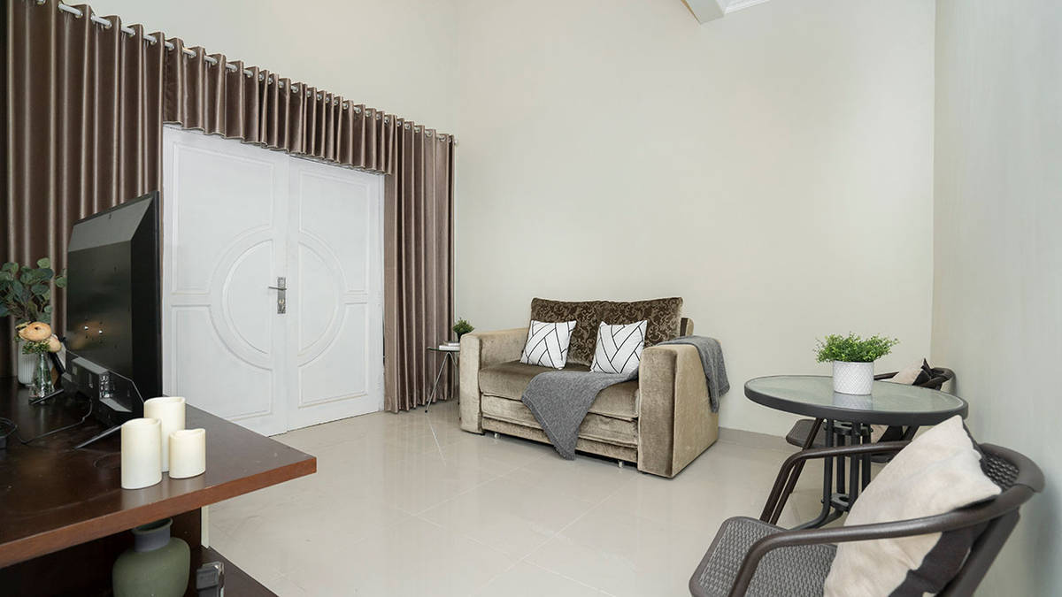 https://images.rukita.co/buildings/building/Rukita-Flamingo-Bintaro_Juli2021_77_edited.jpg