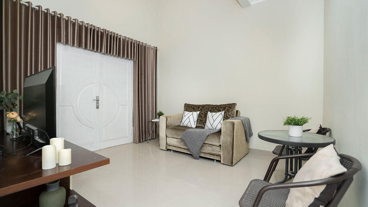 https://images.rukita.co/buildings/building/Rukita-Flamingo-Bintaro_Juli2021_77_edited.jpg