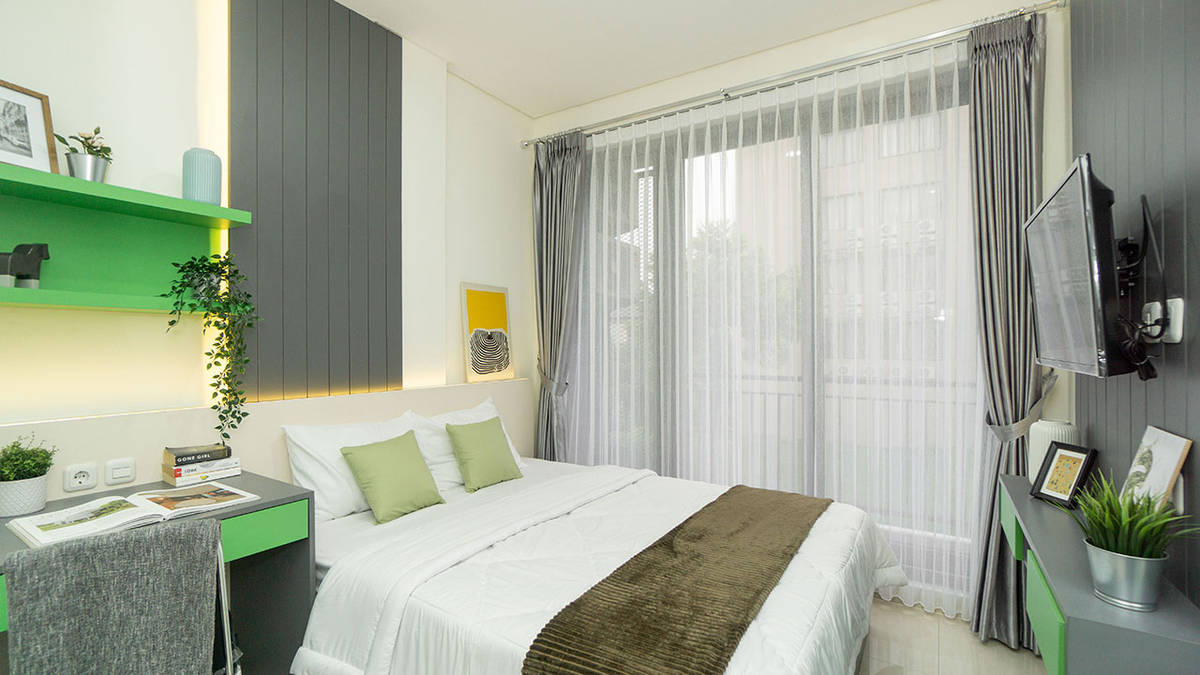 https://images.rukita.co/buildings/building/Rukita-Patra-Suite-Regentown_Desember2021_27_edited.jpg