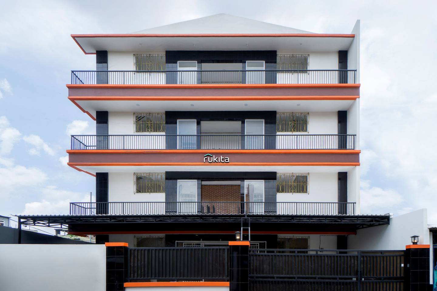 https://images.rukita.co/buildings/building/a143a0fb-957.jpg