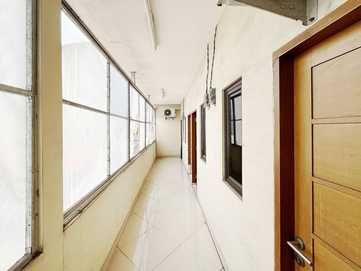https://images.rukita.co/buildings/building/a1e462ad-c89.jpg