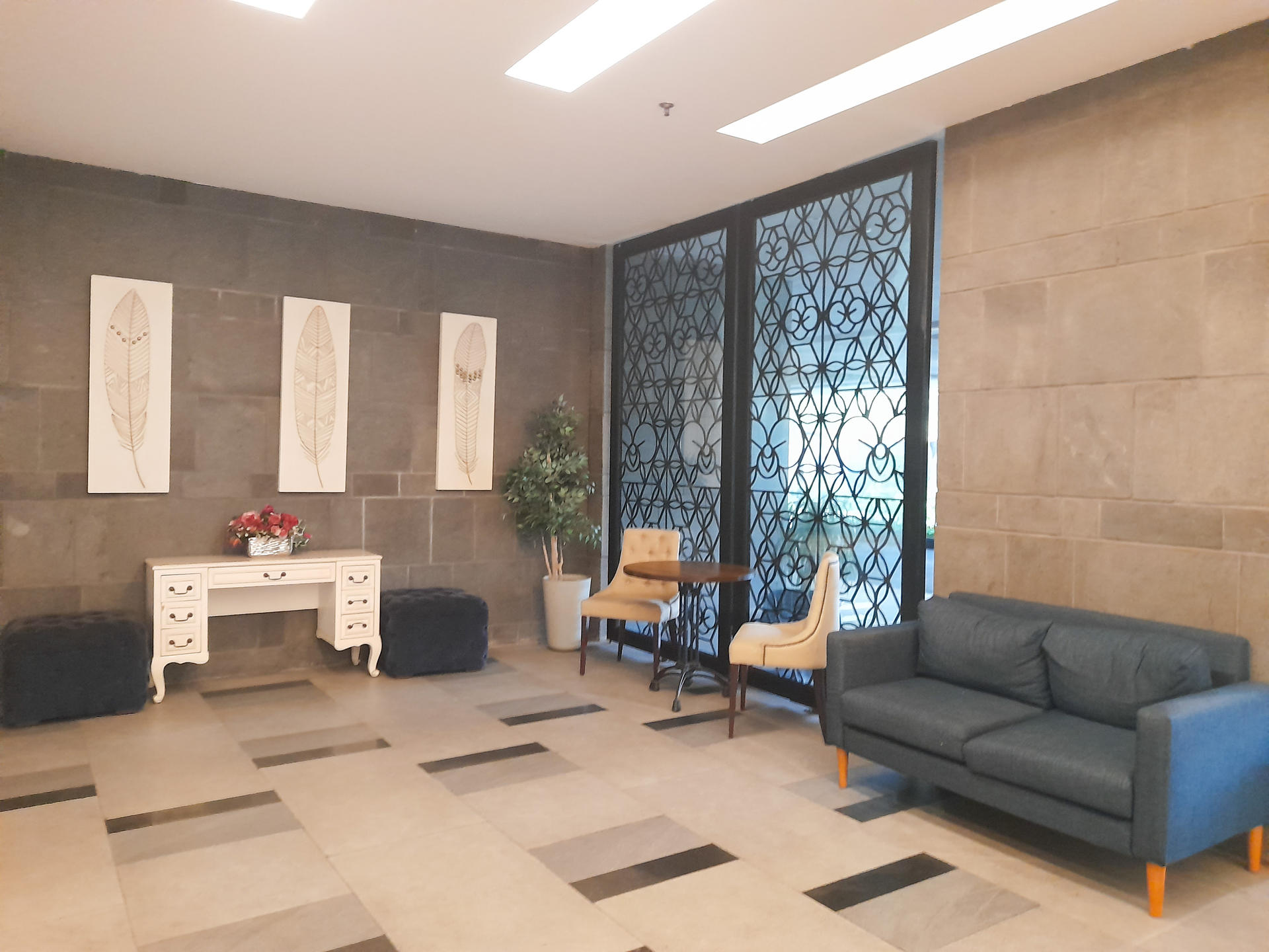 https://images.rukita.co/buildings/building/a1e4c84b-021.jpg