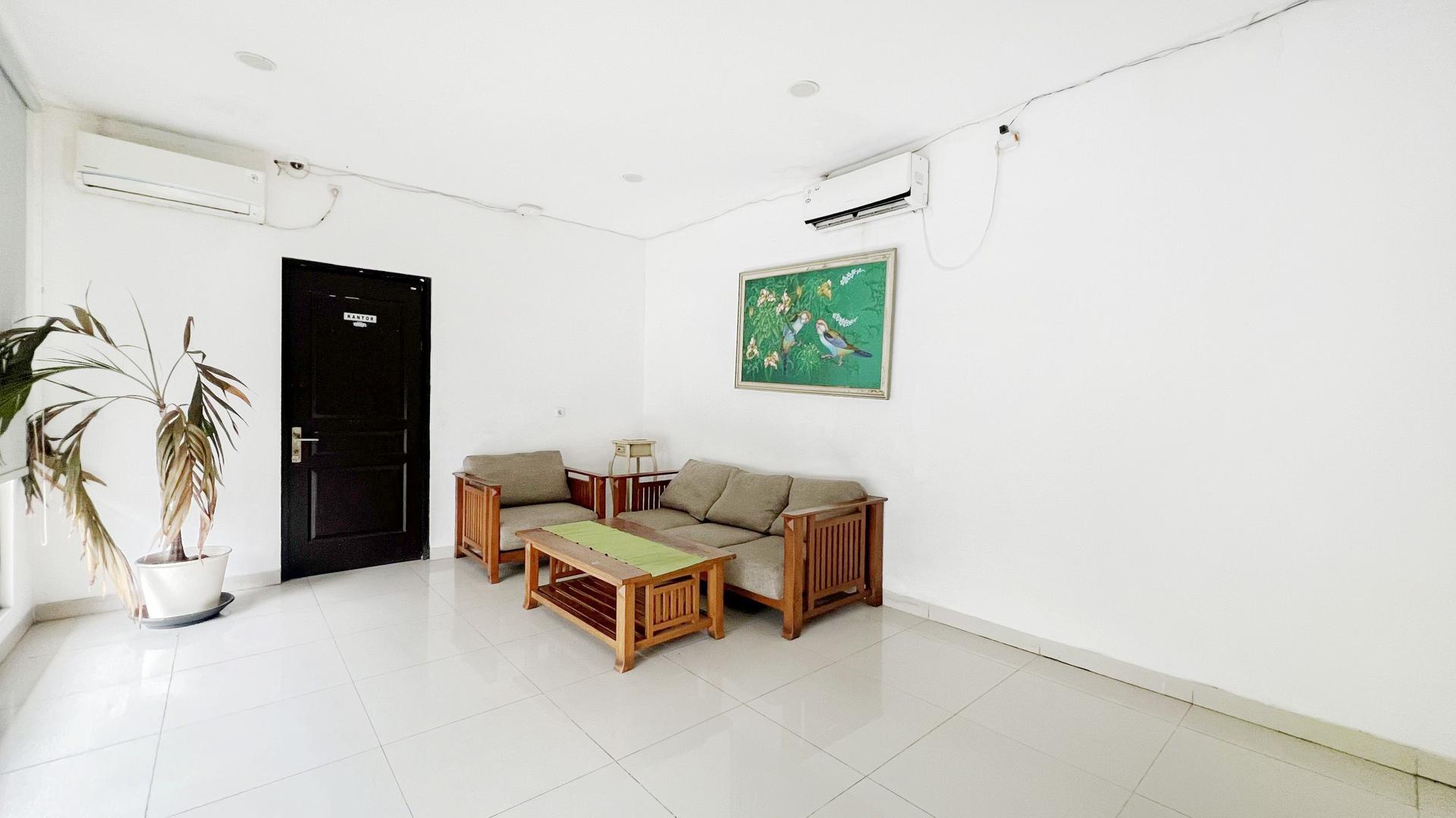 https://images.rukita.co/buildings/building/a2396d3c-76a4-493a-8f51-5bf6b564b1c5.jpg