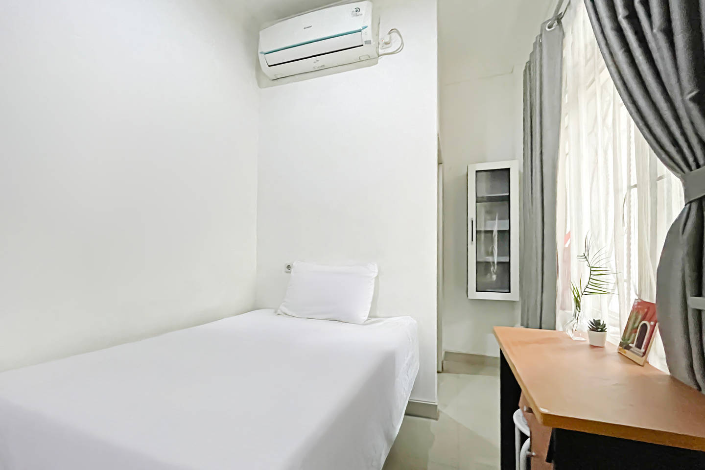 https://images.rukita.co/buildings/building/a2652f0e-a00b-4a20-85ae-09b05470887b.jpg
