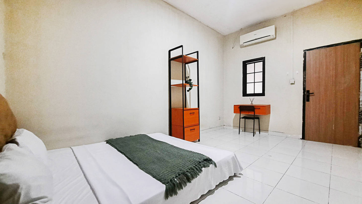 https://images.rukita.co/buildings/building/a34f2a59-ffb.jpg