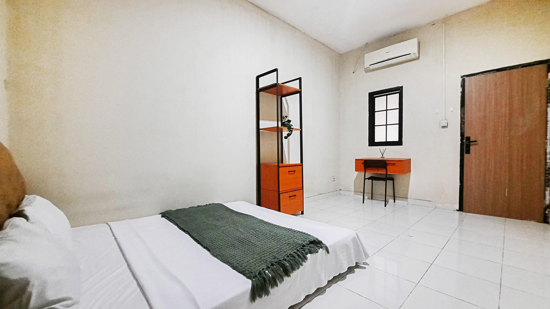 https://images.rukita.co/buildings/building/a34f2a59-ffb.jpg