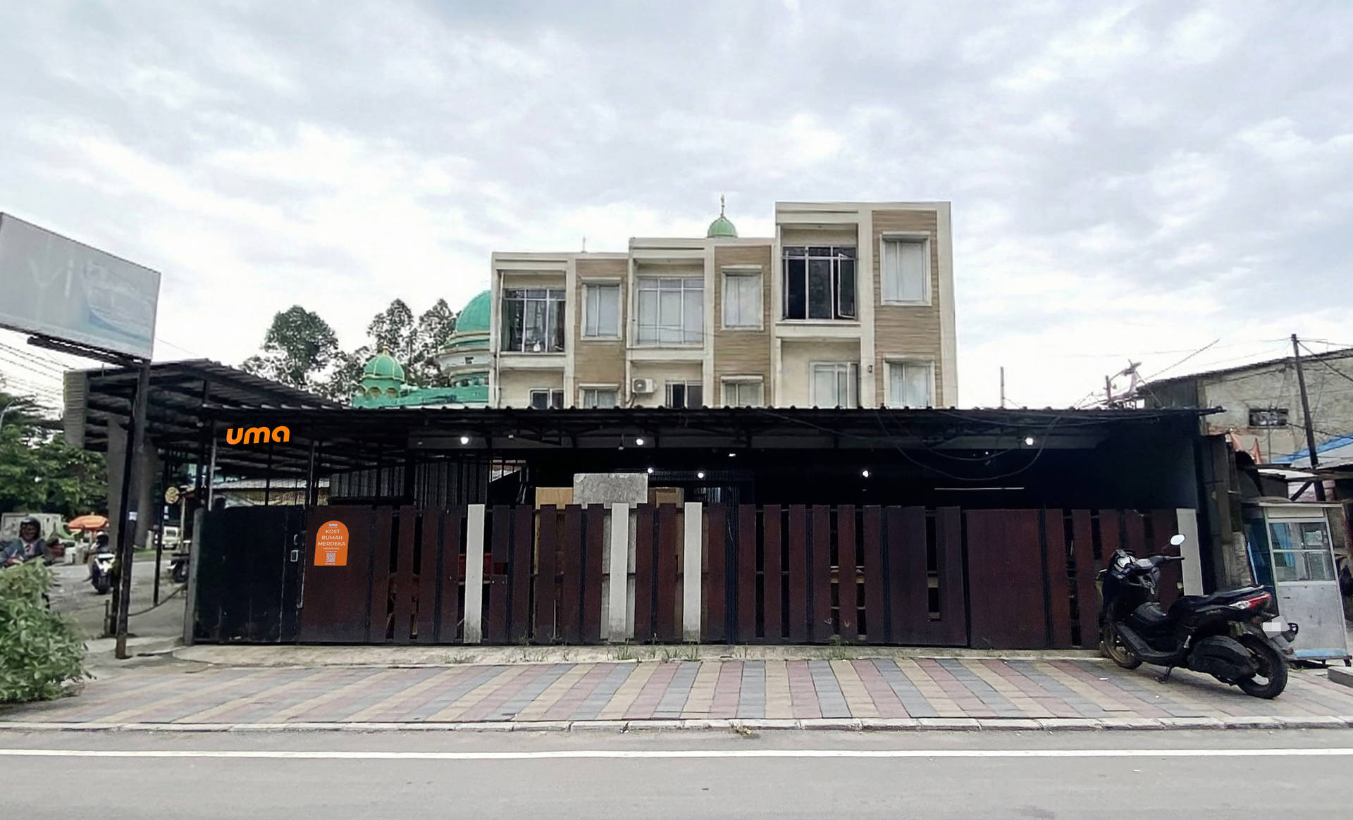 https://images.rukita.co/buildings/building/a3f44b7e-d8f0-4bca-9ddd-895f810b6f3f.jpg