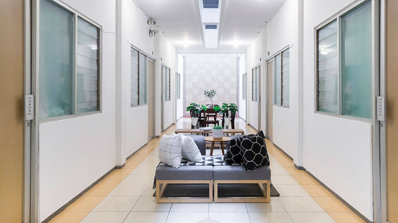 https://images.rukita.co/buildings/building/a443dc1d-a42.jpg