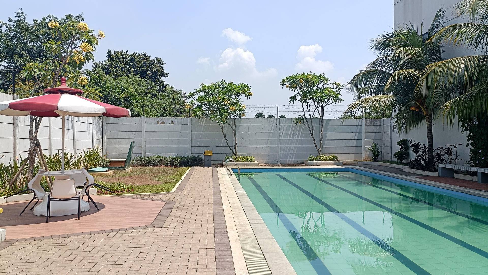 https://images.rukita.co/buildings/building/a4ce6f7f-436.jpg