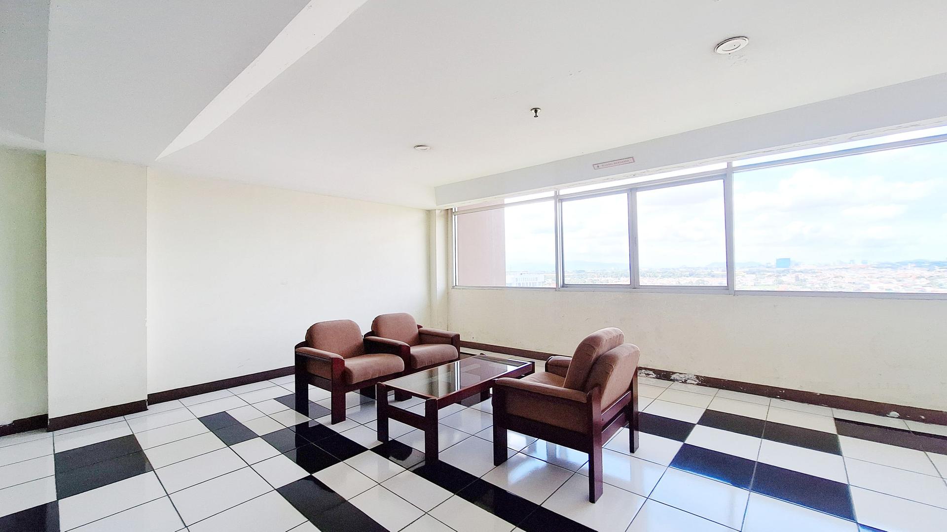 https://images.rukita.co/buildings/building/a5d0075a-0bc0-430c-91ef-661572be72dc.jpg