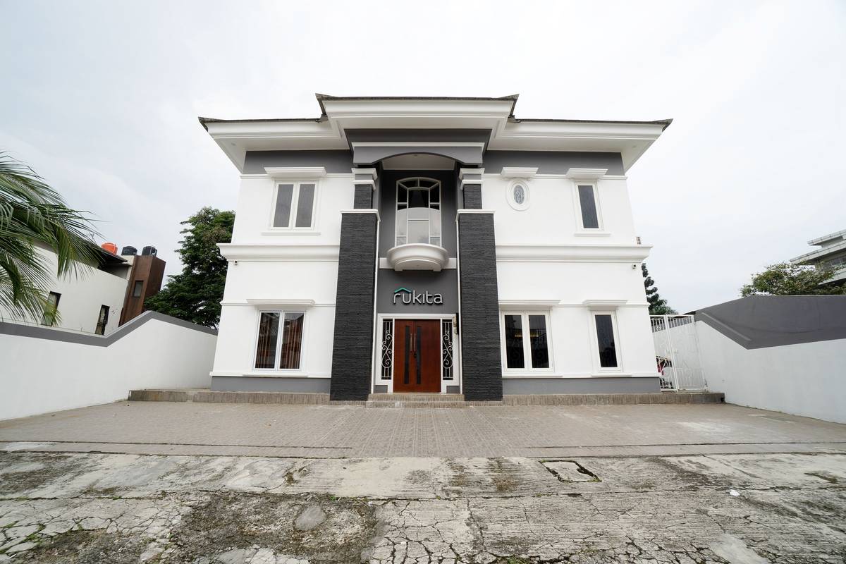 https://images.rukita.co/buildings/building/a76f7bbb-cb2.jpg