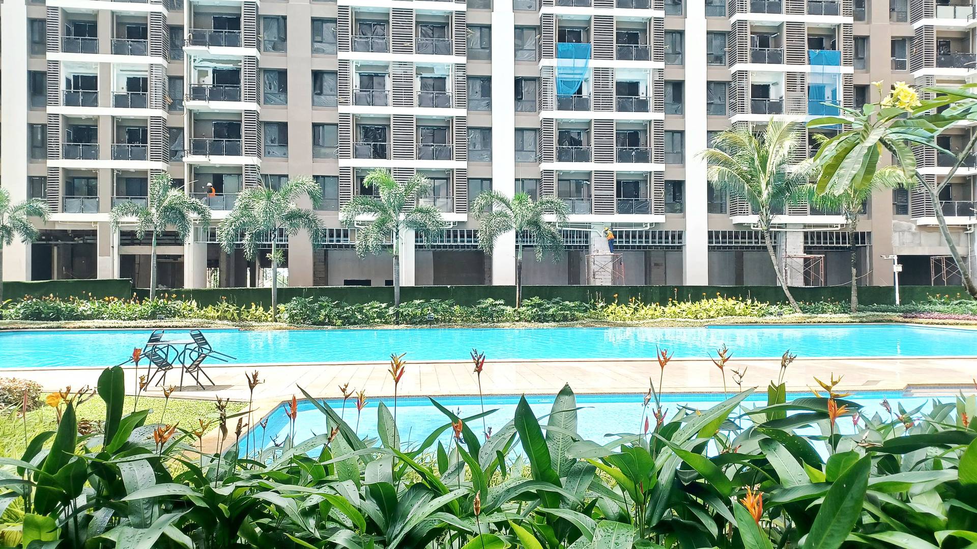 https://images.rukita.co/buildings/building/a9782252-be54-4794-aec0-9a0fbfe14a6e.jpg