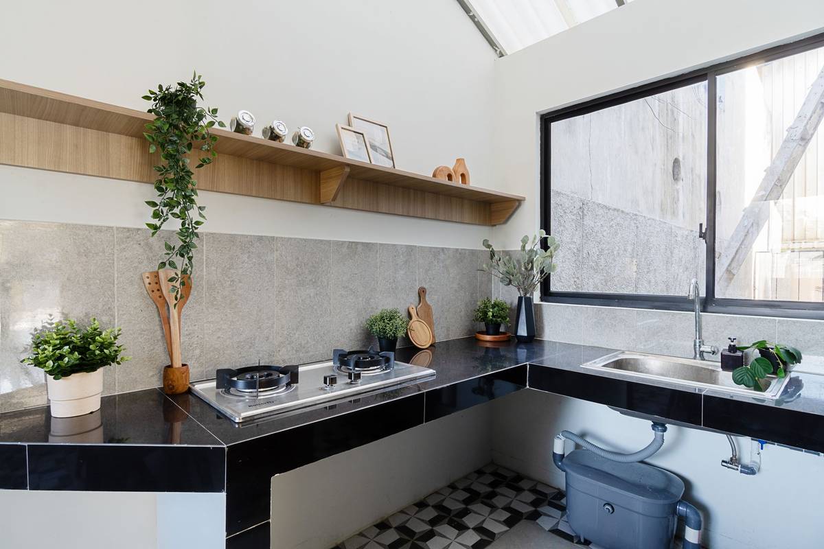 https://images.rukita.co/buildings/building/aa1c0d0a-587.jpg