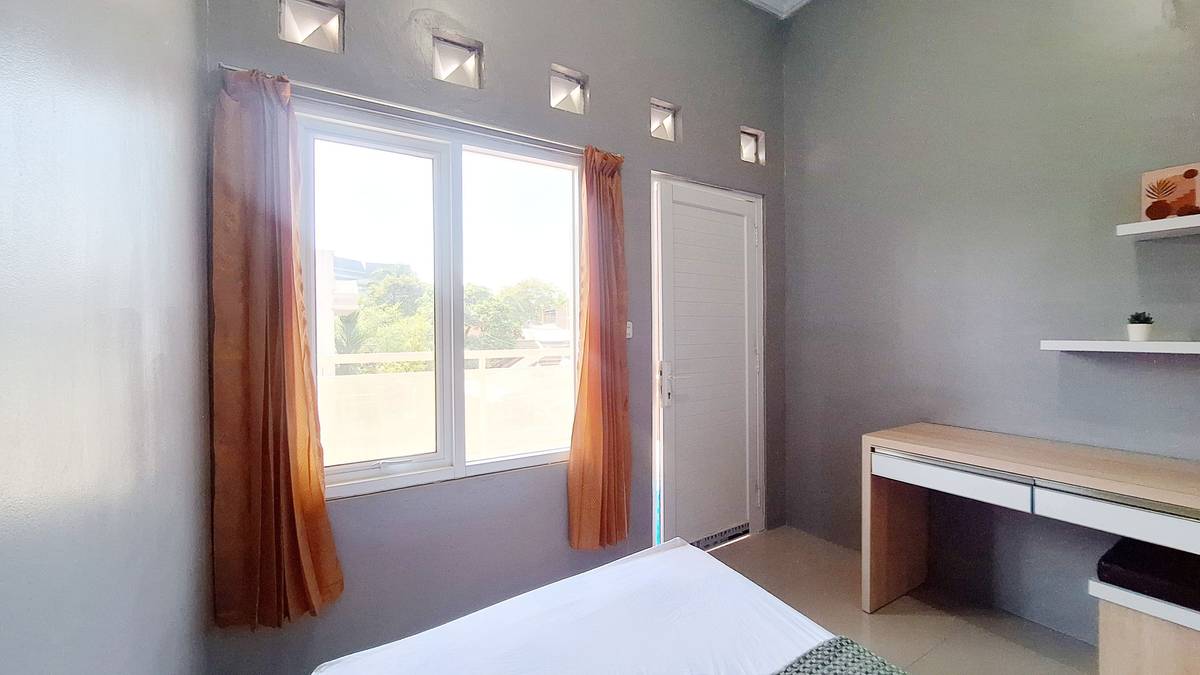 https://images.rukita.co/buildings/building/aa5a451a-98af-4dd4-b804-2287eade478f.jpg