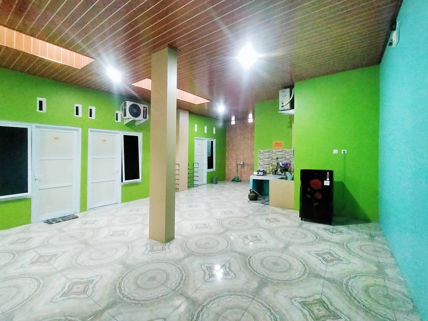 https://images.rukita.co/buildings/building/aab4aa6c-6c8.jpg