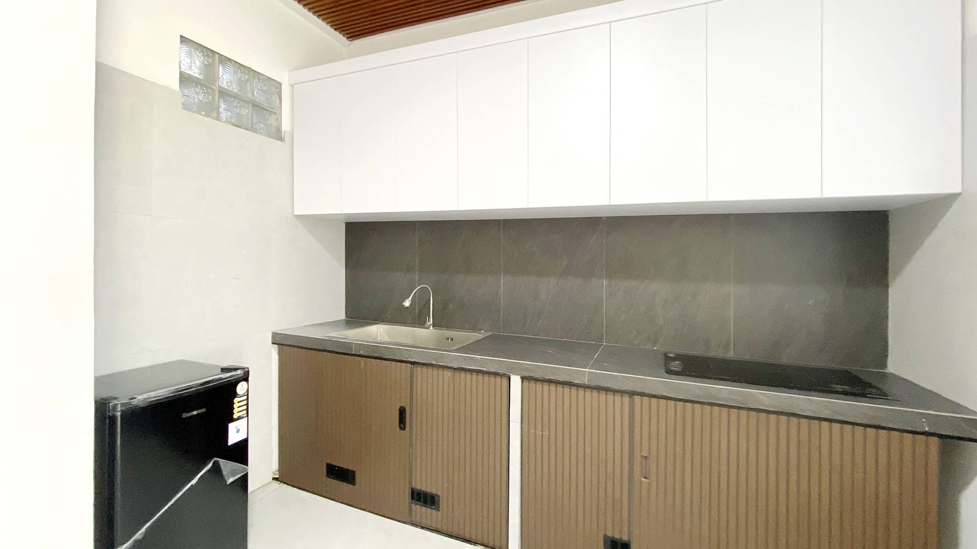 https://images.rukita.co/buildings/building/aabde1b4-3d45-48f2-b0cf-2eb569188aba.jpg