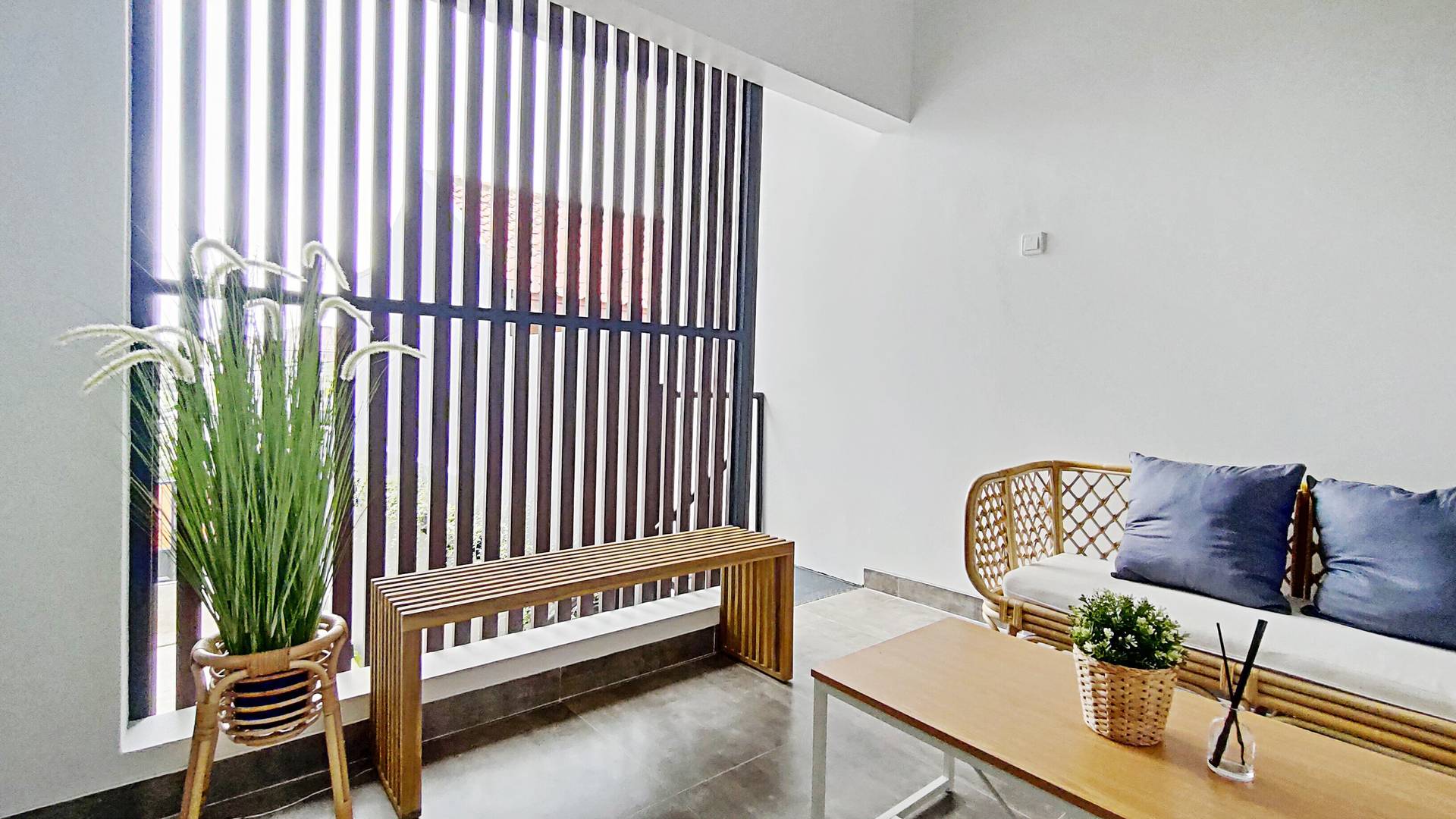 https://images.rukita.co/buildings/building/aaea5ce2-5b6.jpg