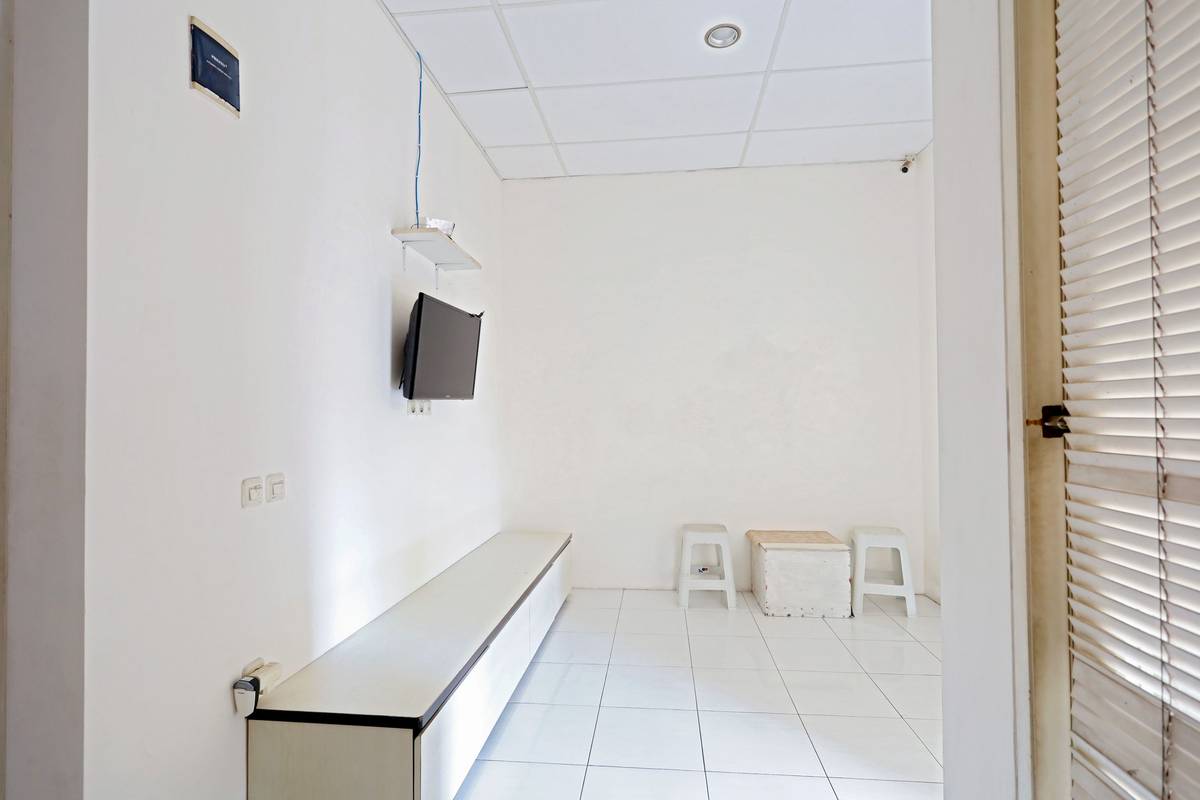 https://images.rukita.co/buildings/building/ab77eae6-63f.jpg