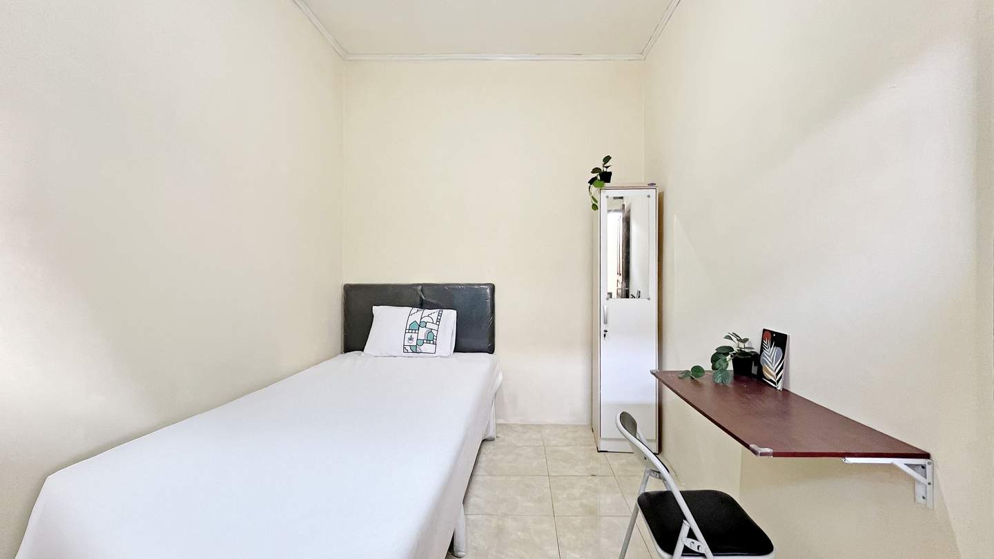 Foto Rukita Unit Uma Kost Ninety-Nine Cipulir Pesanggrahan