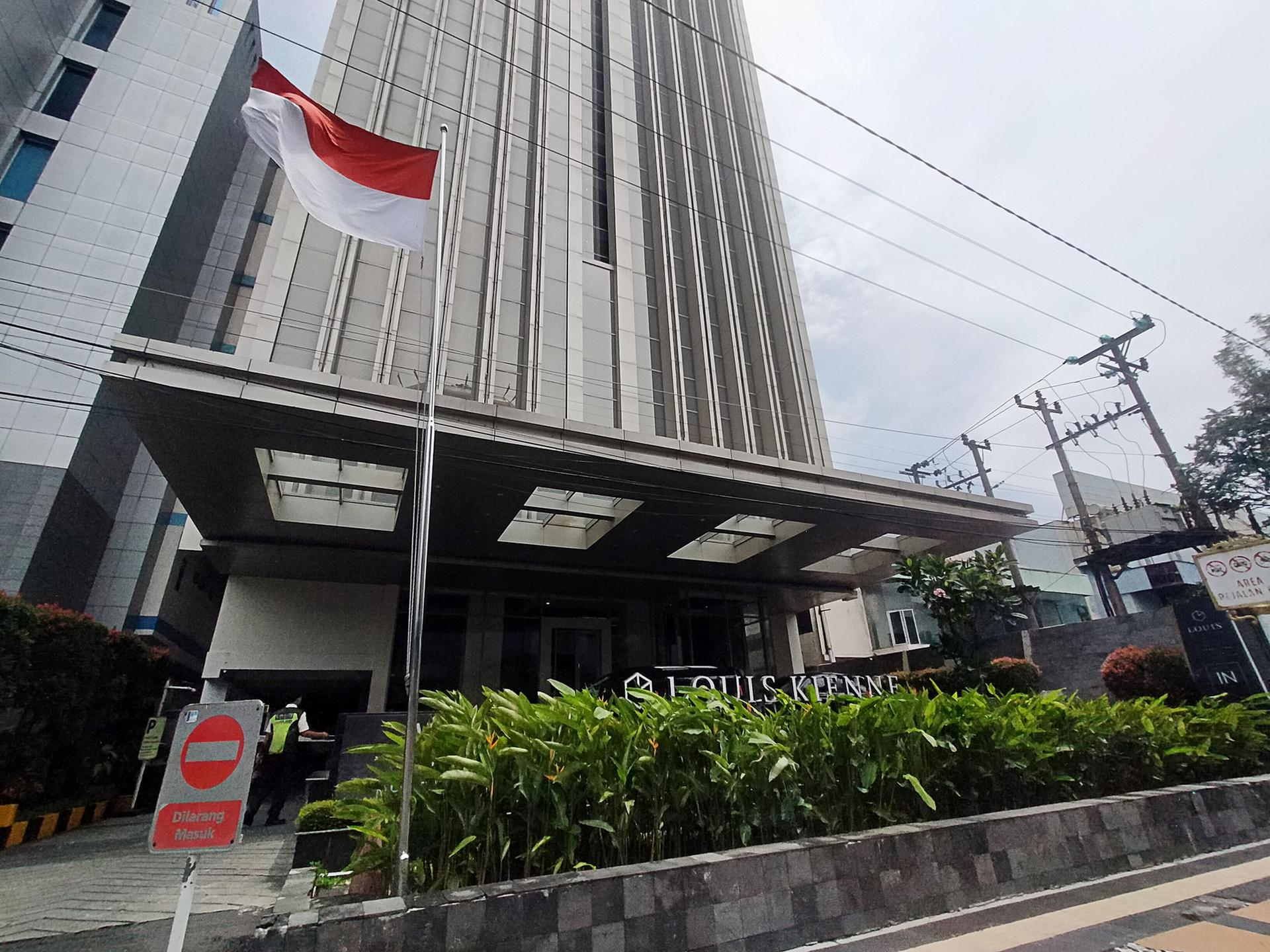 https://images.rukita.co/buildings/building/acf62ff9-482.jpg