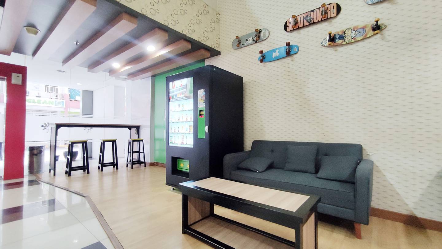https://images.rukita.co/buildings/building/ad2d9e08-83a.jpg