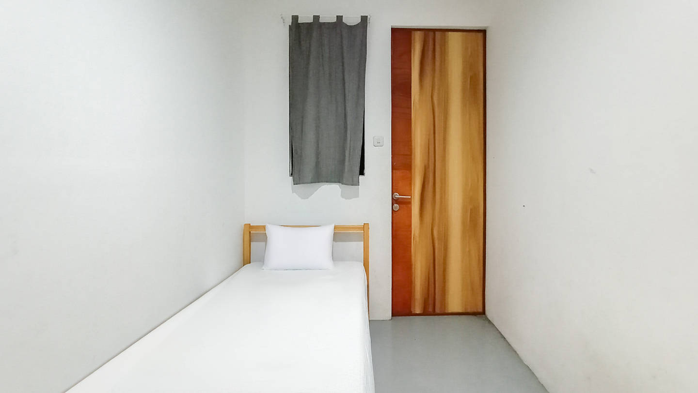 https://images.rukita.co/buildings/building/adc38a93-4ffc-412e-9dc0-673f0fdf5349.jpg