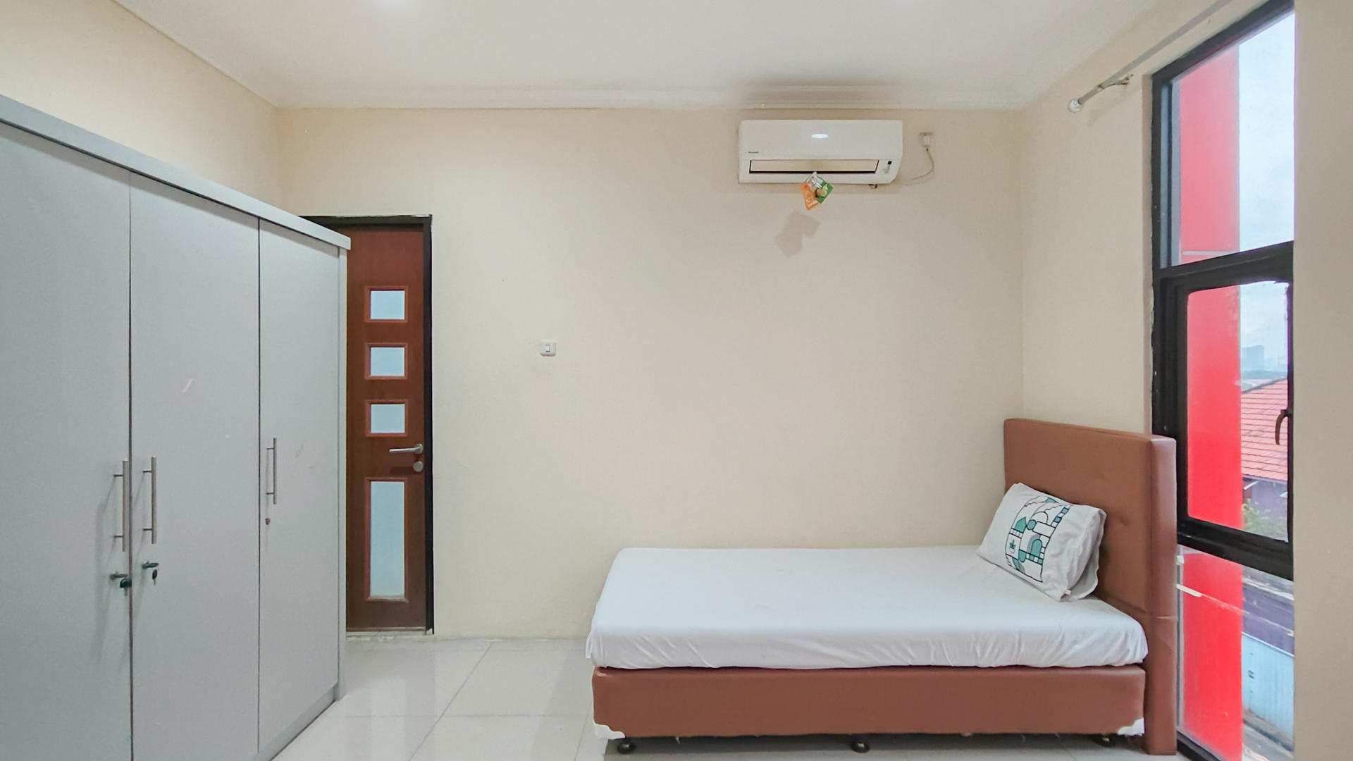 https://images.rukita.co/buildings/building/ae4305e6-25e.jpg