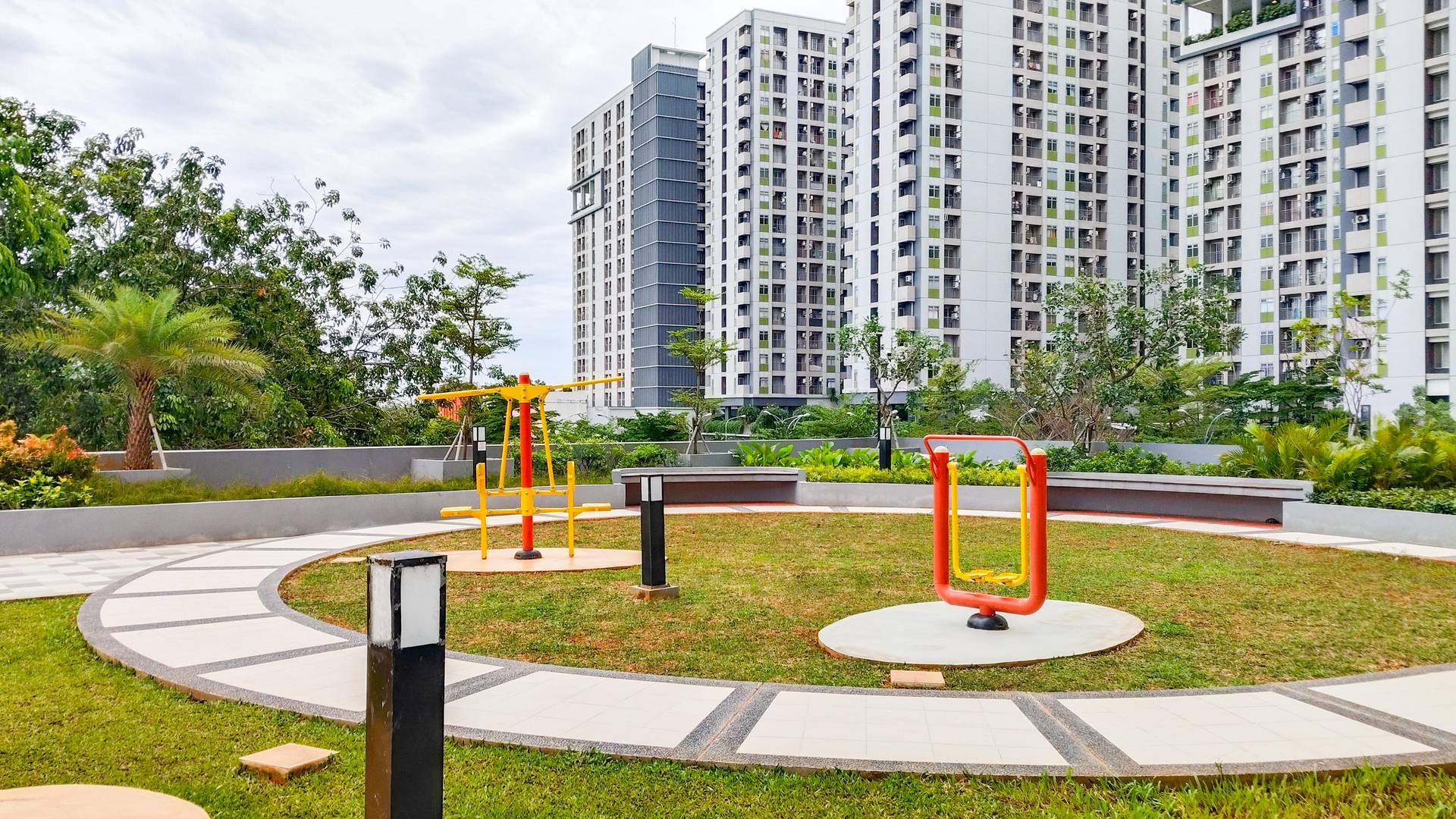 https://images.rukita.co/buildings/building/ae5dea9a-452.jpg
