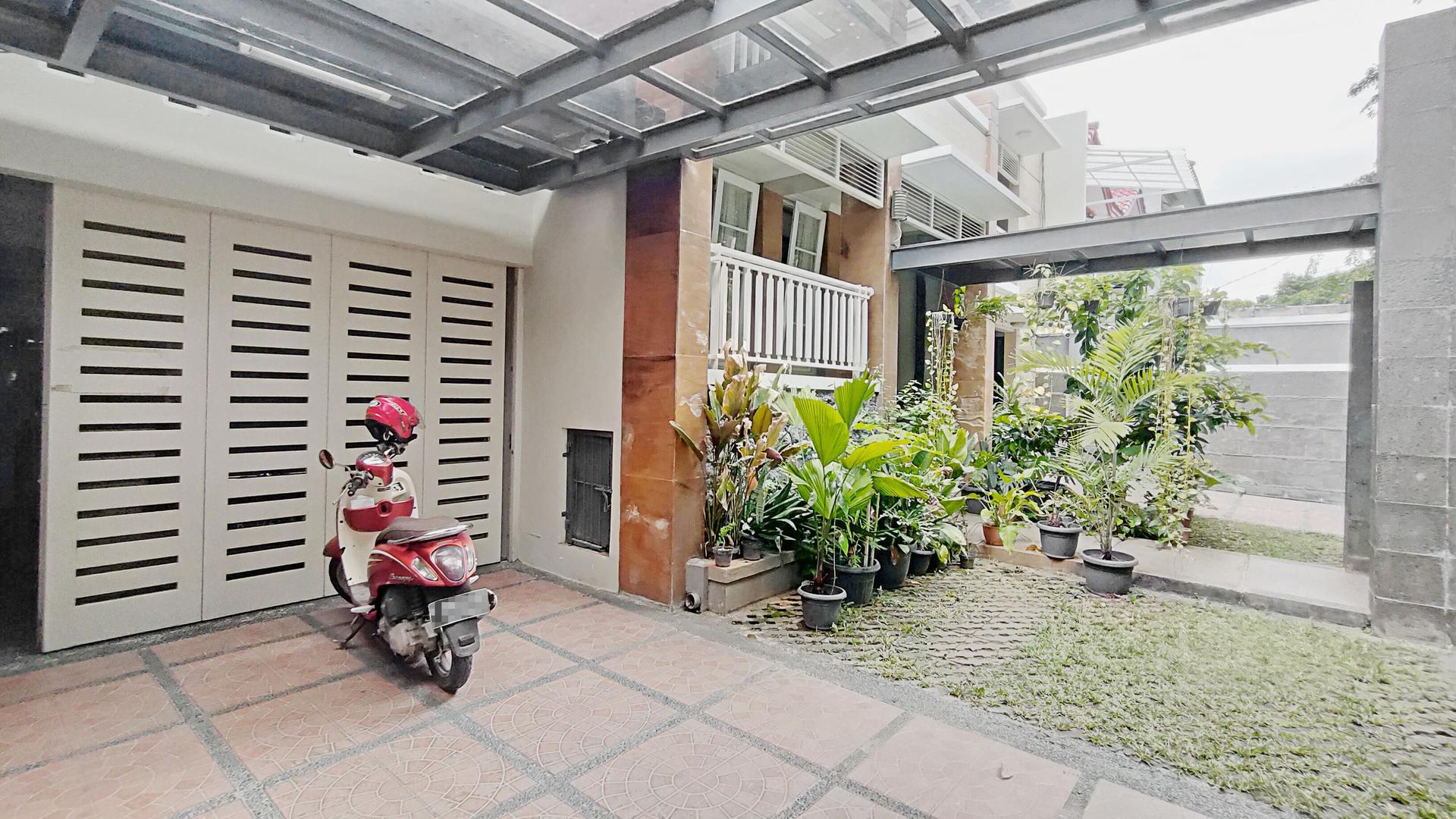 https://images.rukita.co/buildings/building/aeadc892-252.jpg
